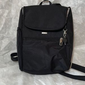 Traveling Signature Slim Anti Theft Backpack